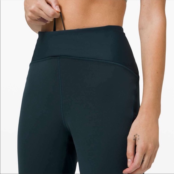 Lululemon Chase the Chill Running Pant 28” | Size 2 - Picture 7 of 8